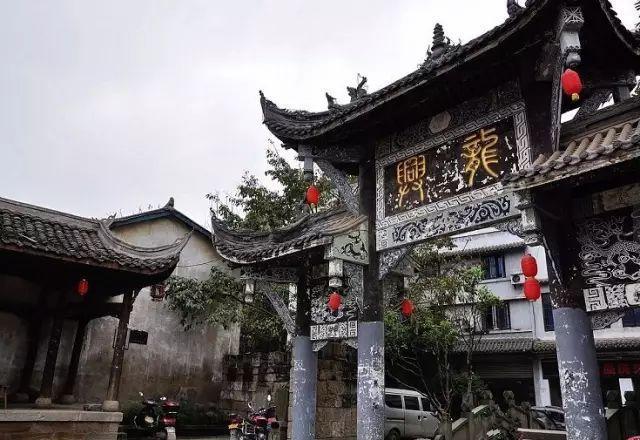 逃出郊外大别墅