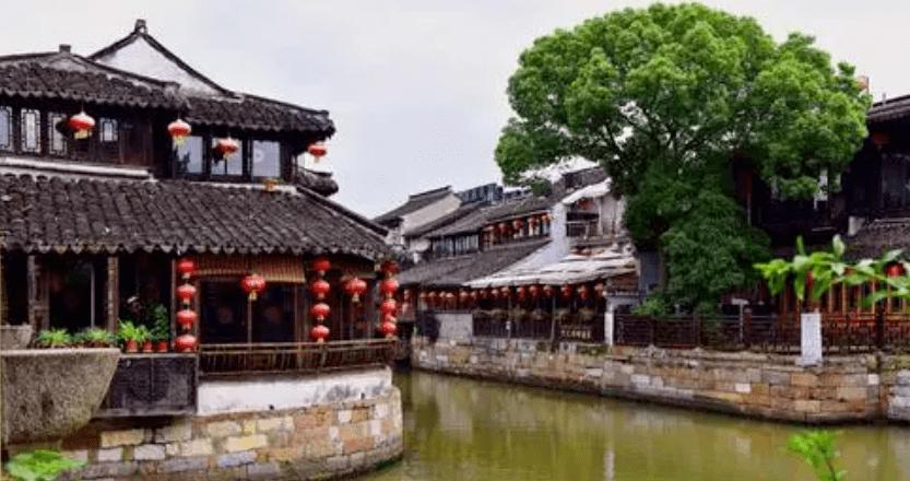 逃离诡异小镇
